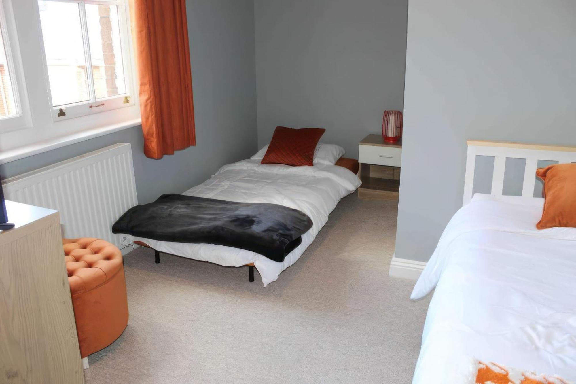 Lovely 2 Bed 2 Bath Flat With Free Parking Poole Exterior photo